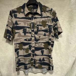 Backcountry Men's Button-Up MTB Jersey Forest Camo Short Sleeve Shirt